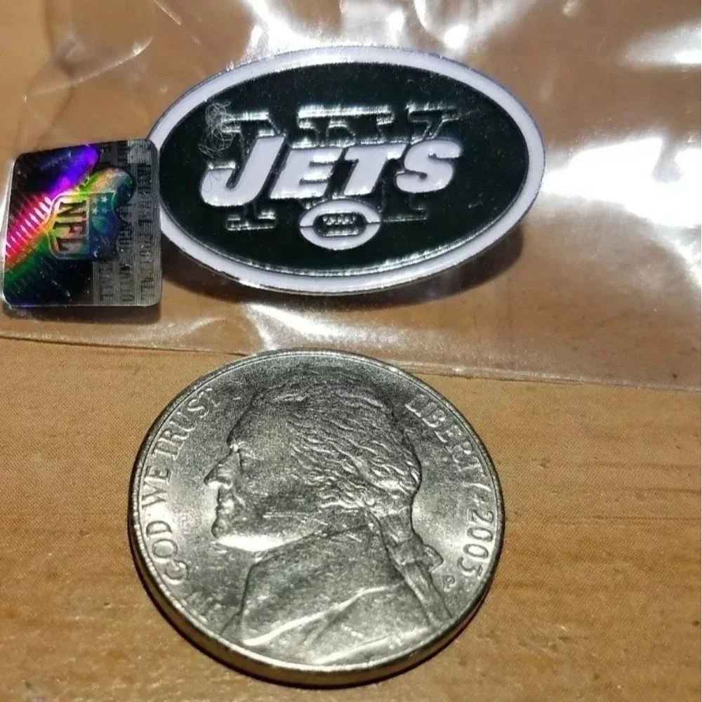 NEW YORK JETS NFL Oval Pin Logo Collector Enamel Green White Unisex‎ Butterfly